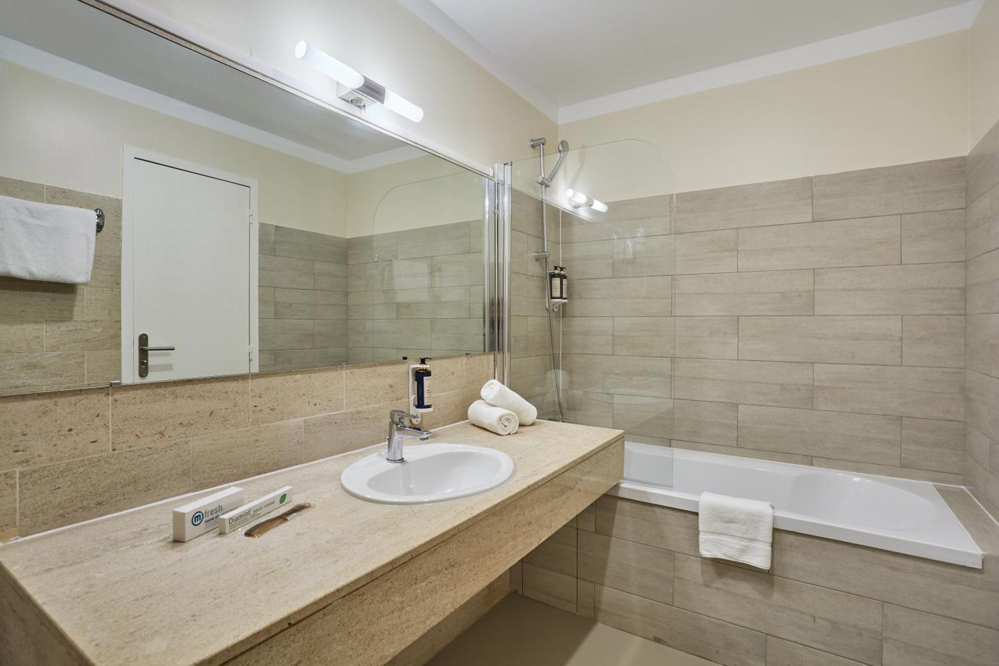 פריז Hotel Beauquartier Montmartre מראה חיצוני תמונה